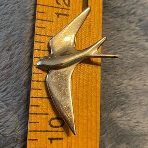 James Avery Retired Dove Pin/Brooch preowned